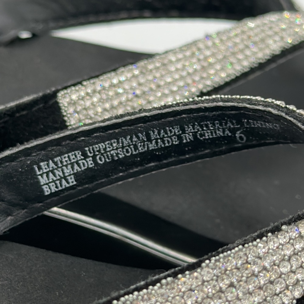 Yellow Box Briah black leather thong sandals with silver bling straps, size 6 - Picture 9 of 9